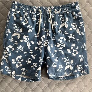 Fair Harbor Boys Bayberry Floral Navy Swim Trunks, Size Large